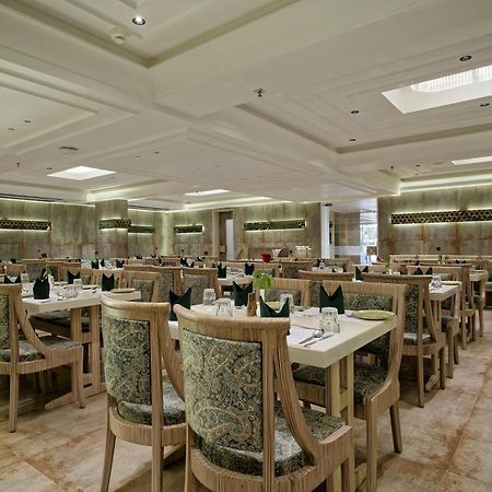 Hotel Golden Plaza Ahmedabad Esterno foto