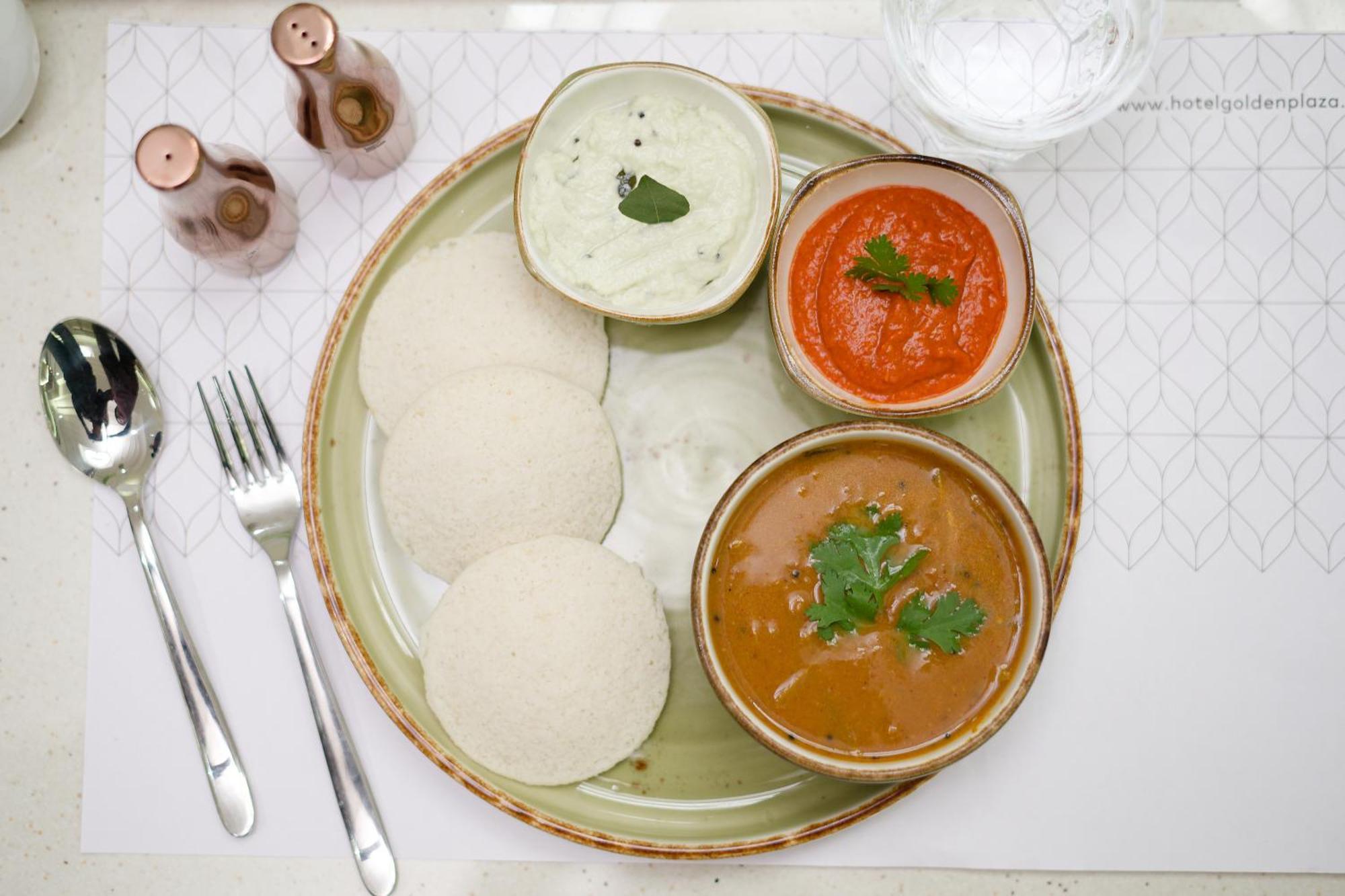 Hotel Golden Plaza Ahmedabad Esterno foto