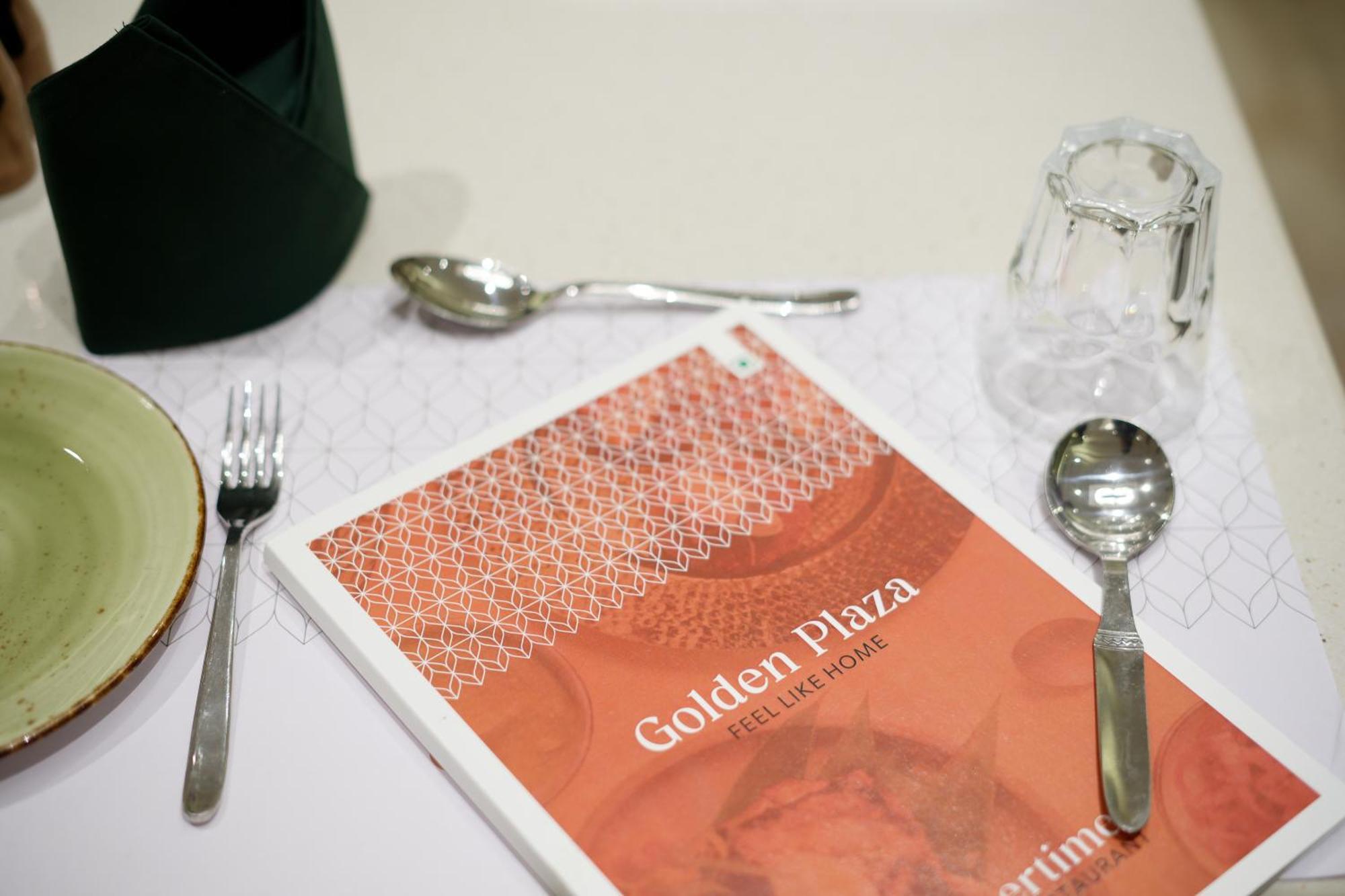 Hotel Golden Plaza Ahmedabad Esterno foto