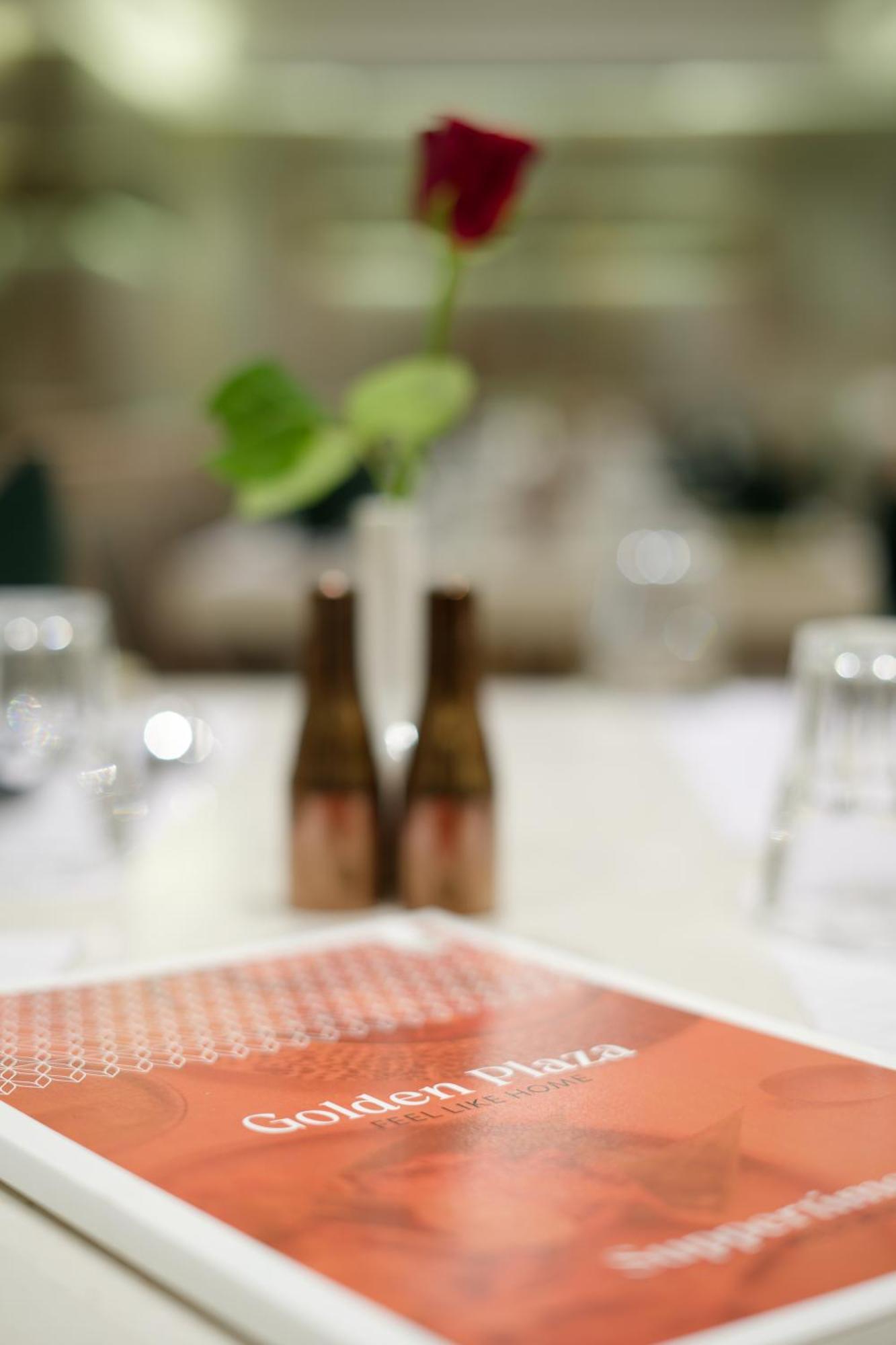 Hotel Golden Plaza Ahmedabad Esterno foto